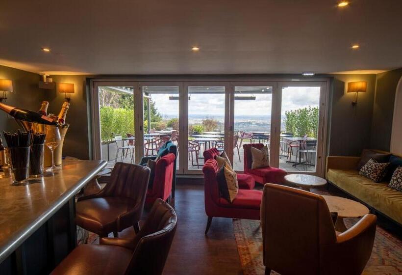 Отель Cottage In The Wood