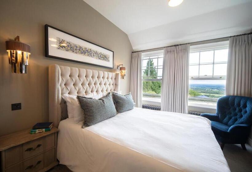 Отель Cottage In The Wood