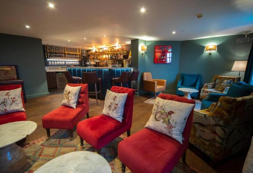 Отель Cottage In The Wood