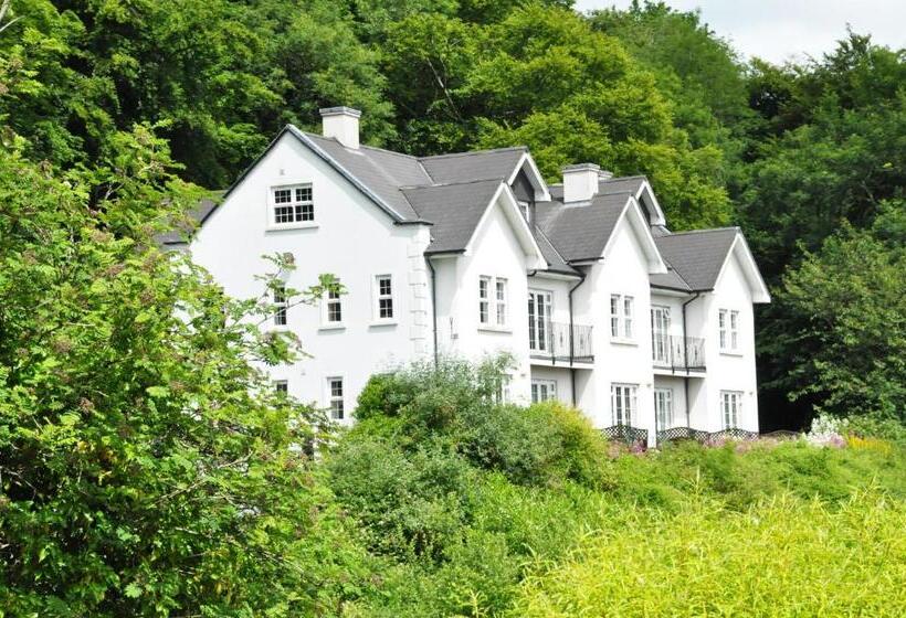 Отель Cottage In The Wood