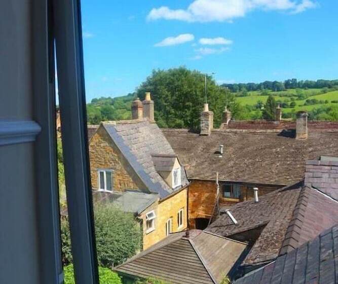 Crown Hotel Cotswold