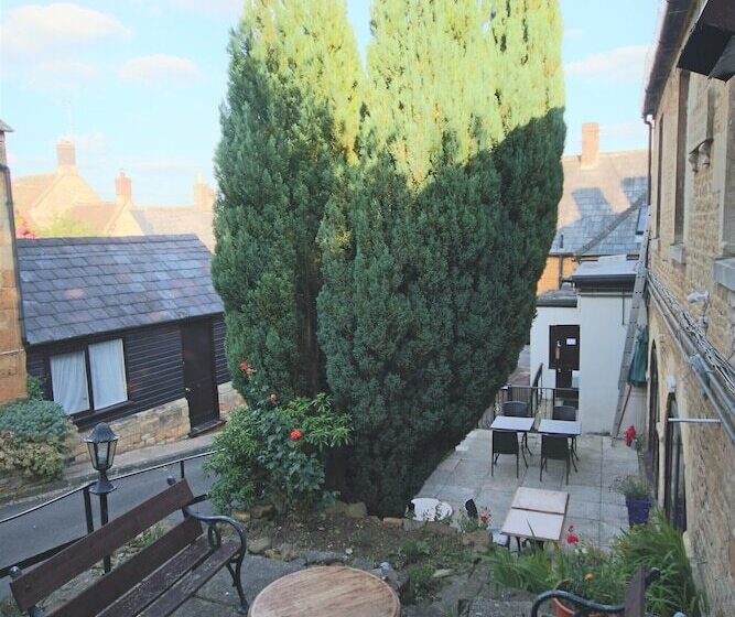 Crown Hotel Cotswold