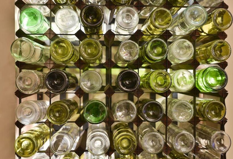 酒店 Crown & Mitre