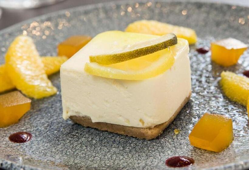 בית מלון כפרי Crowne Plaza Basingstoke, An Ihg