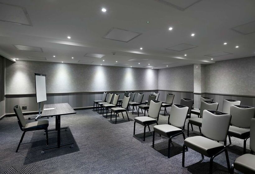 호텔 Doubletree By Hilton Bristol North