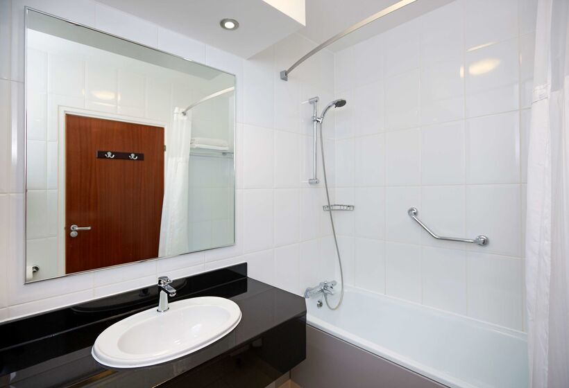 호텔 Doubletree By Hilton Bristol North