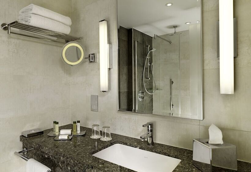 ホテル Doubletree By Hilton  London  Victoria