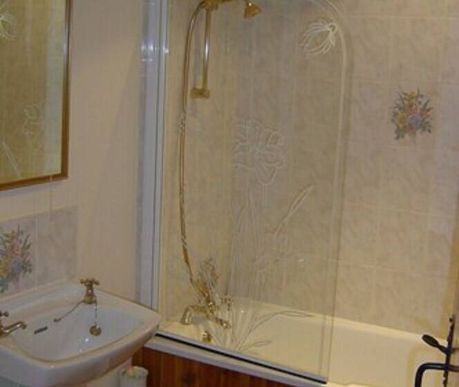 בית מלון כפרי Esseborne Manor