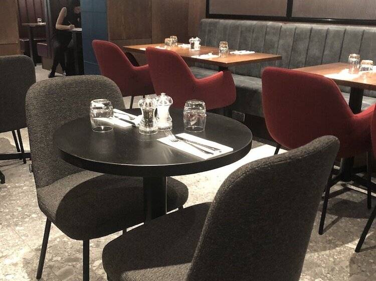 Отель Euston Square