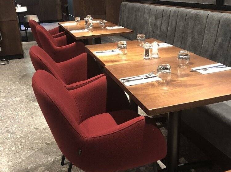 Отель Euston Square