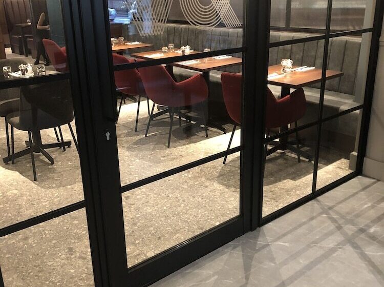 فندق Euston Square