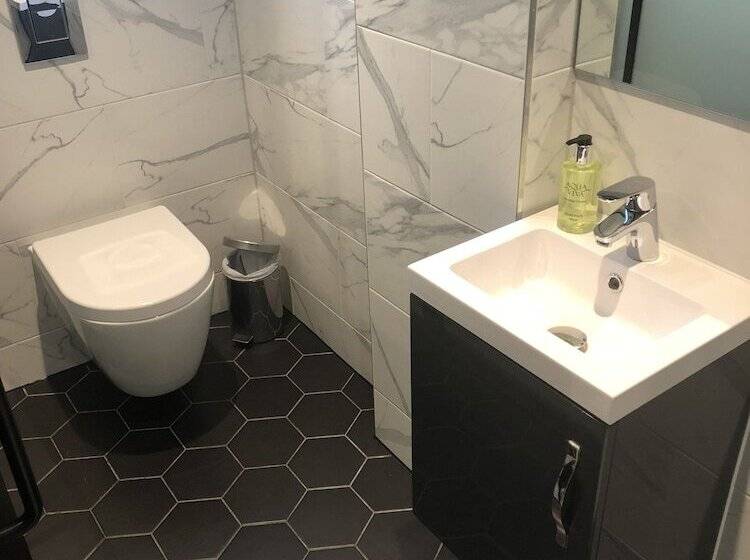 Отель Euston Square