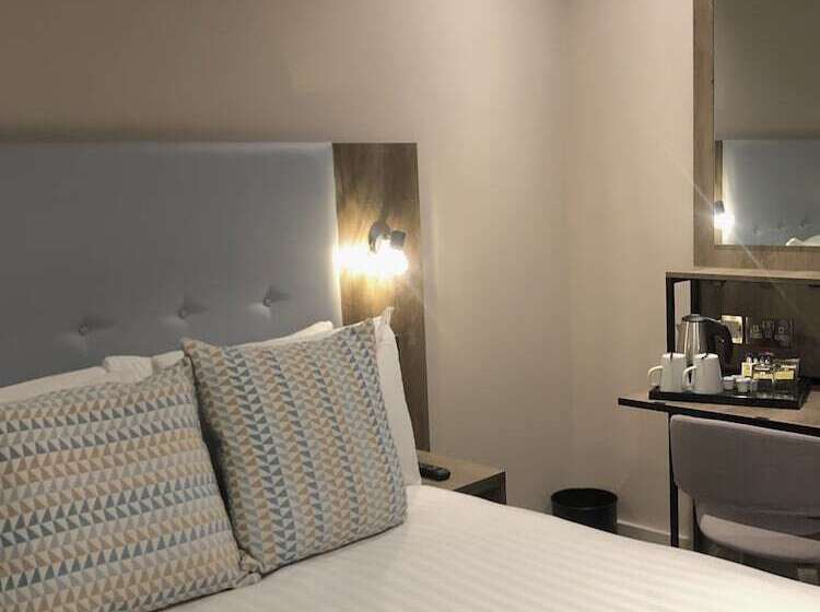 Отель Euston Square