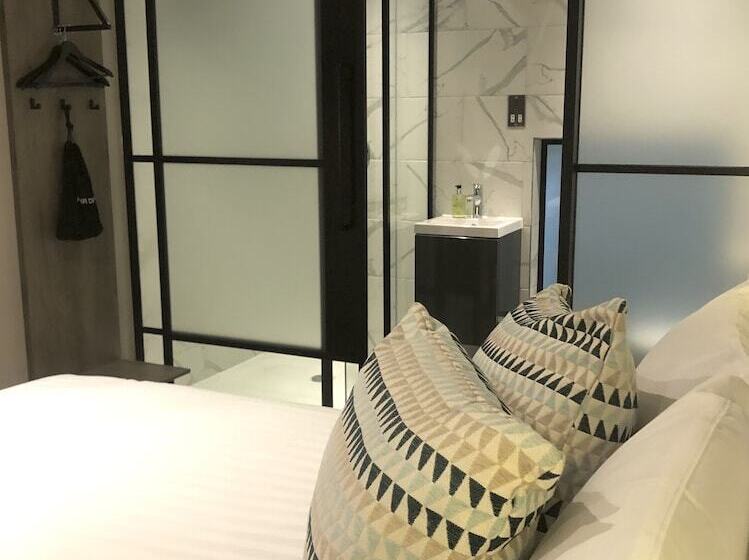 Отель Euston Square