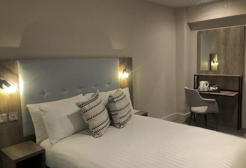 Отель Euston Square