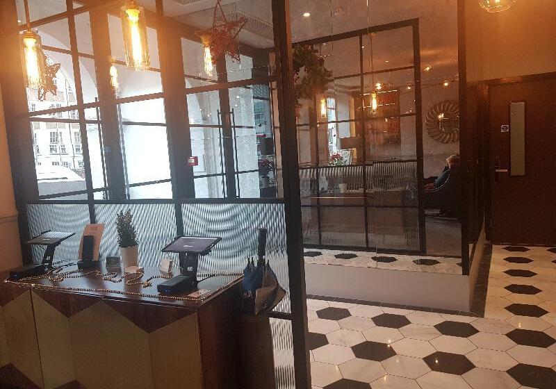 Отель Euston Square