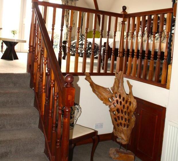 هتل Falls Of Lora