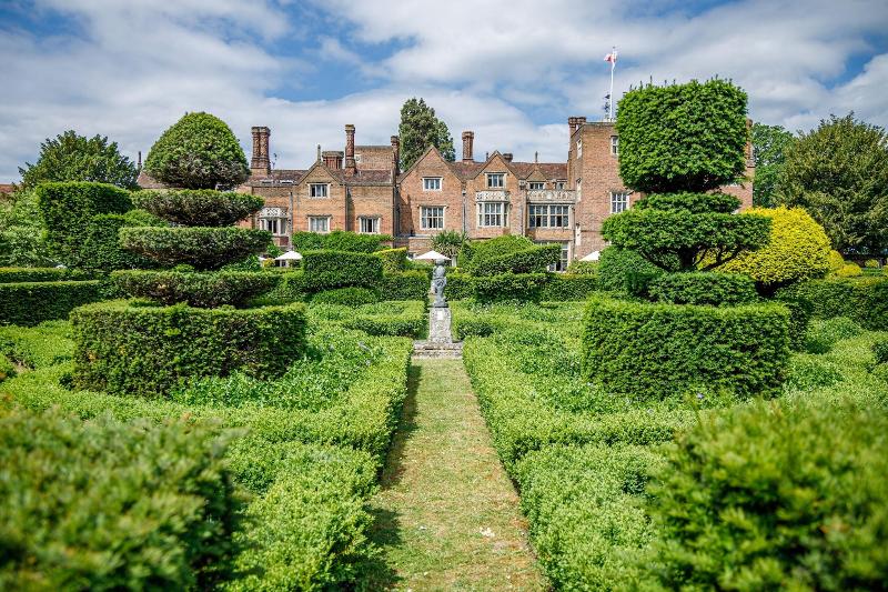 فندق Great Fosters   Near Windsor