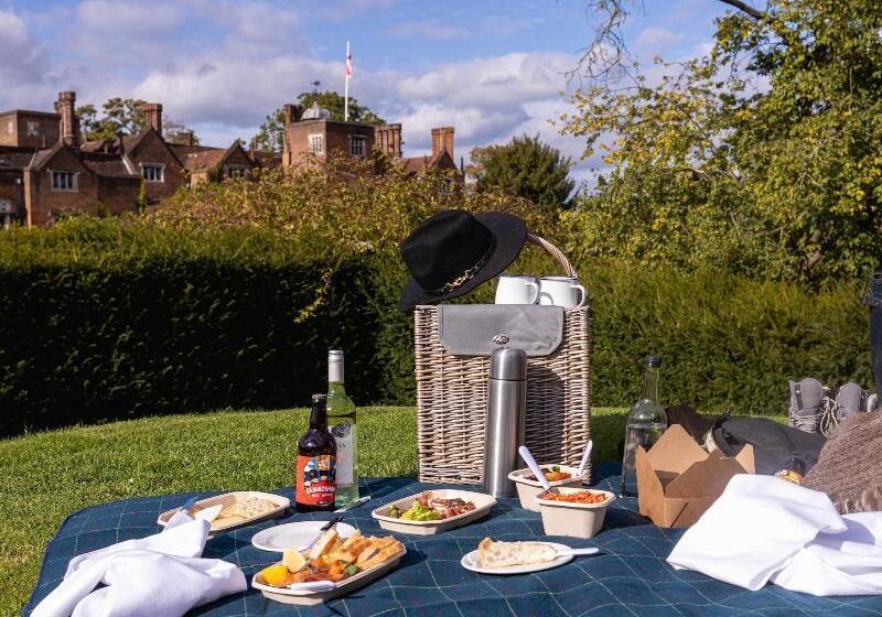 فندق Great Fosters   Near Windsor