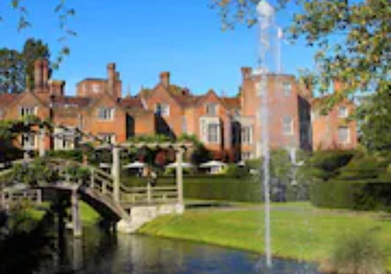 호텔 Great Fosters   Near Windsor