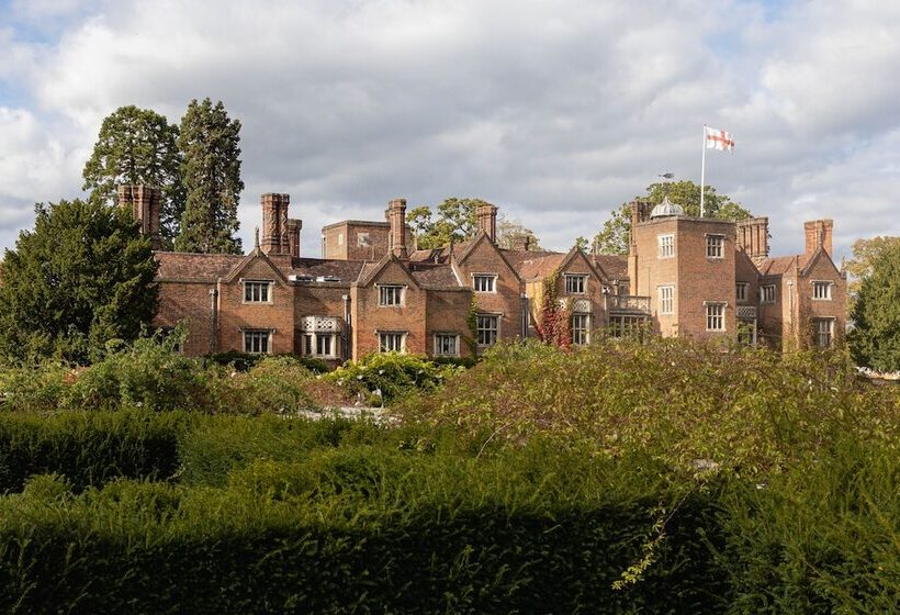 فندق Great Fosters   Near Windsor