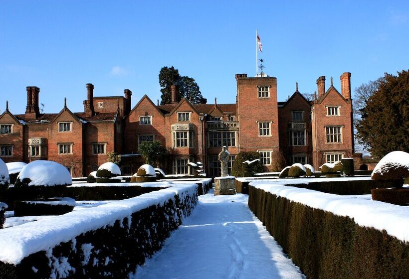 호텔 Great Fosters   Near Windsor