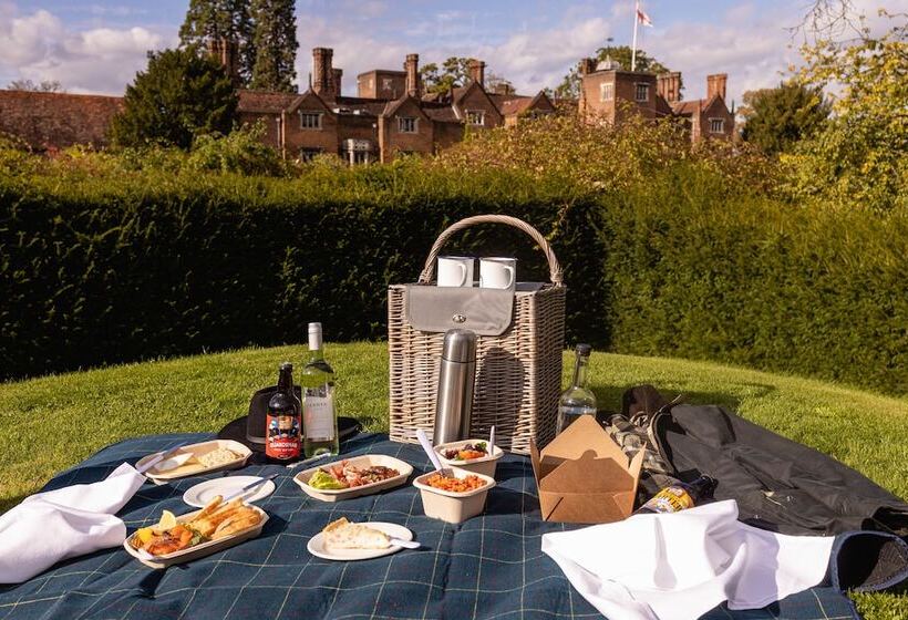 فندق Great Fosters   Near Windsor