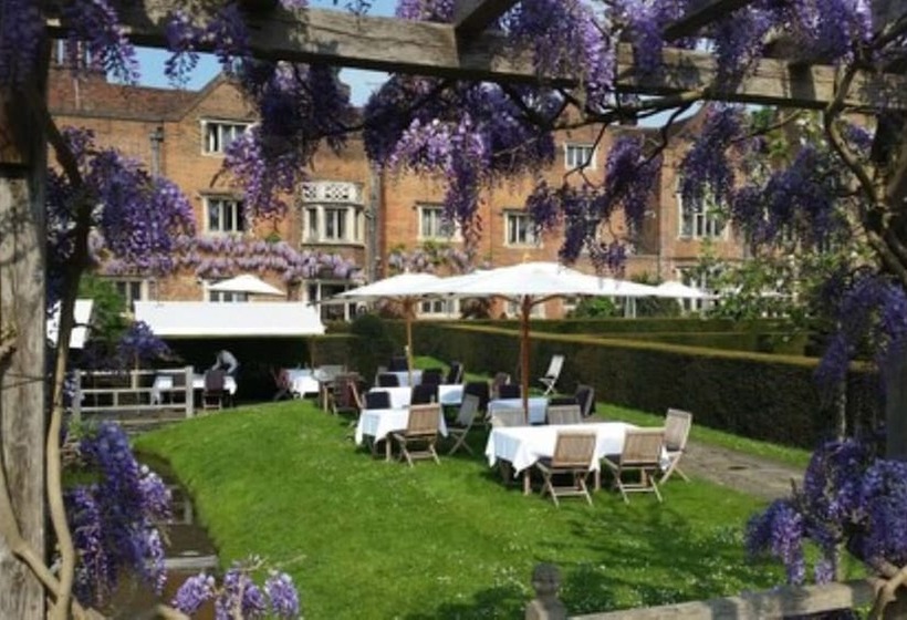 ホテル Great Fosters   Near Windsor