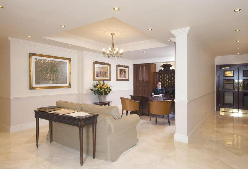 ホテル Grovefield House