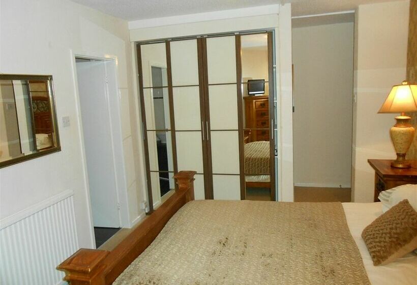 ホテル The Hawk & Buckle Inn