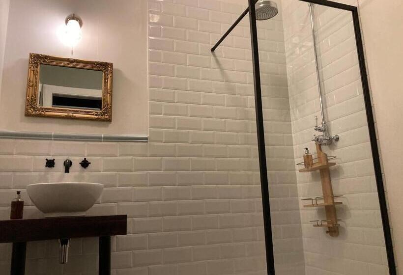 فندق Heathpark House