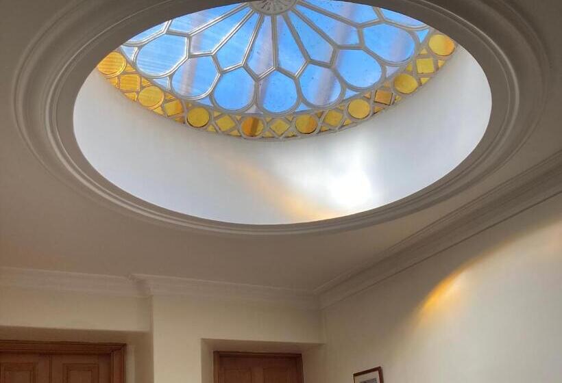 فندق Heathpark House