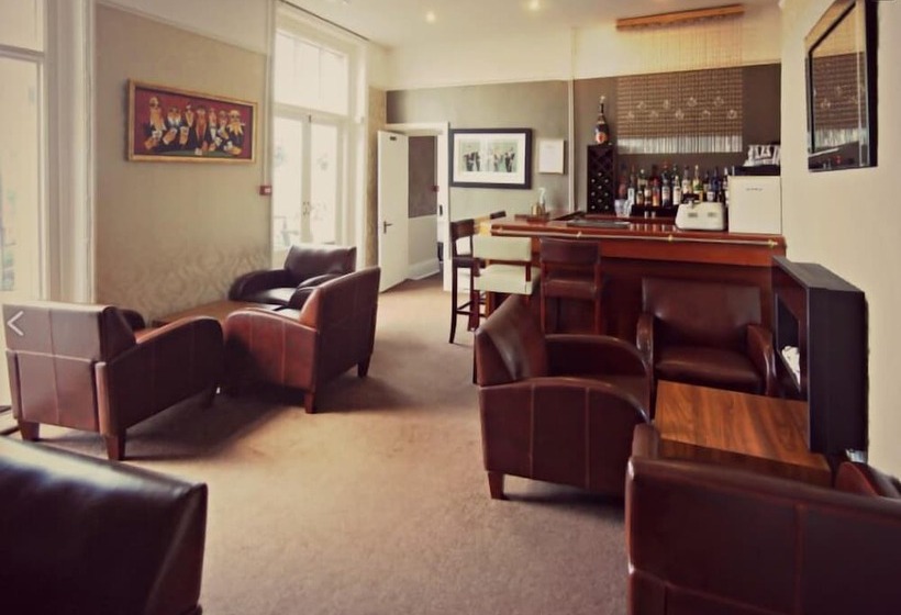 בית מלון כפרי Hillcrest