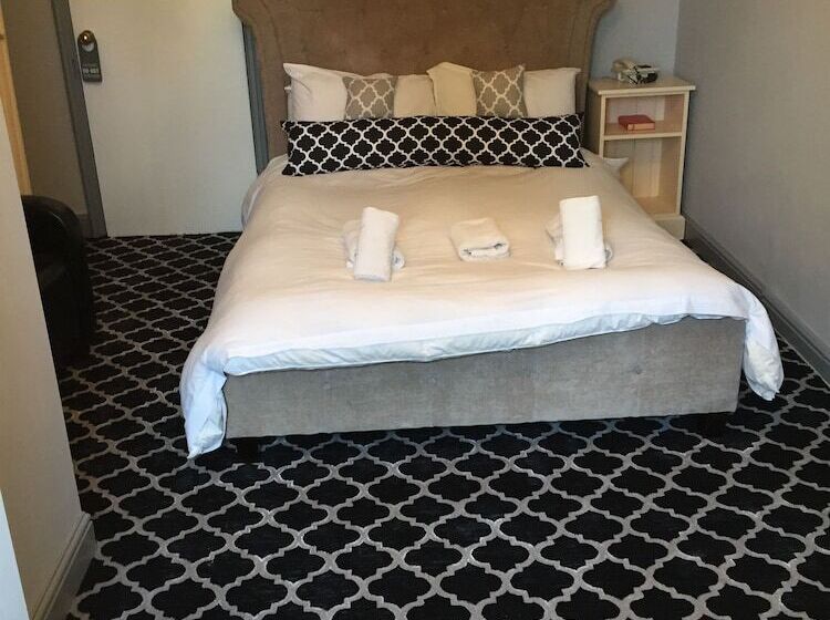 בית מלון כפרי Hillcrest