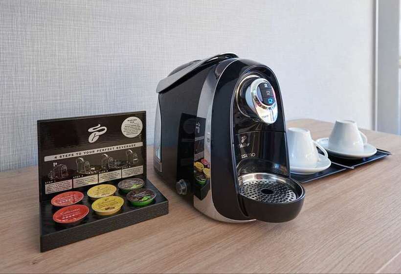 בית מלון כפרי Hilton Cobham