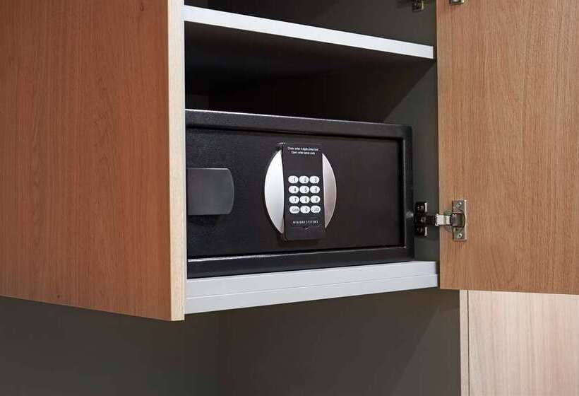 בית מלון כפרי Hilton Cobham