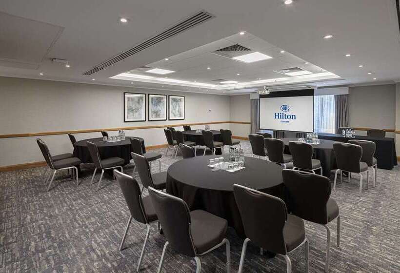 בית מלון כפרי Hilton Cobham