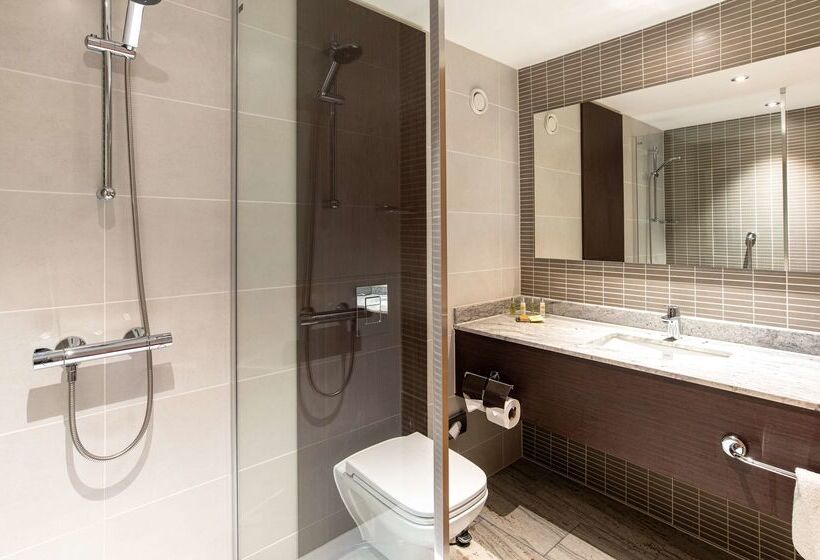 Отель Hilton London Gatwick Airport