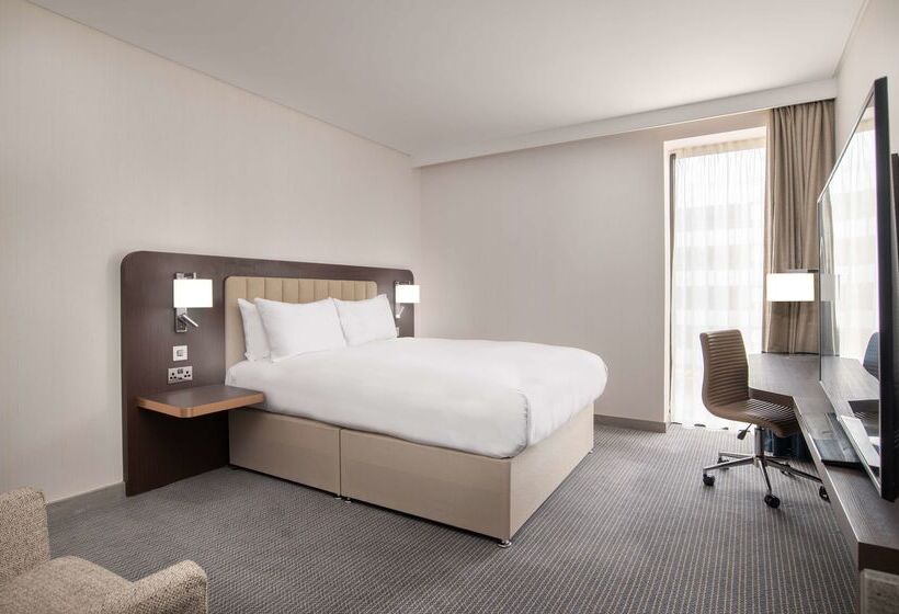 Отель Hilton London Gatwick Airport