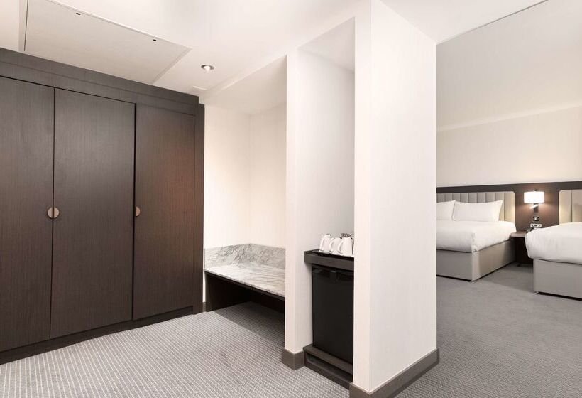 Отель Hilton London Gatwick Airport