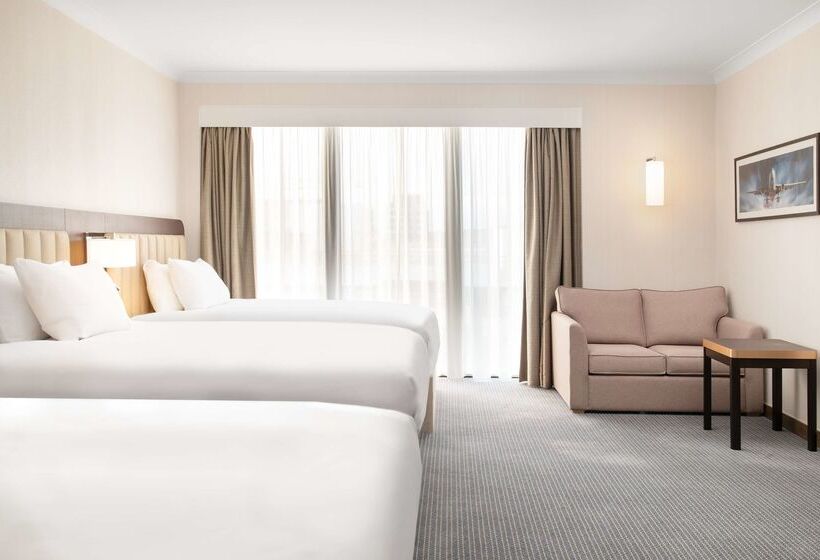 Отель Hilton London Gatwick Airport