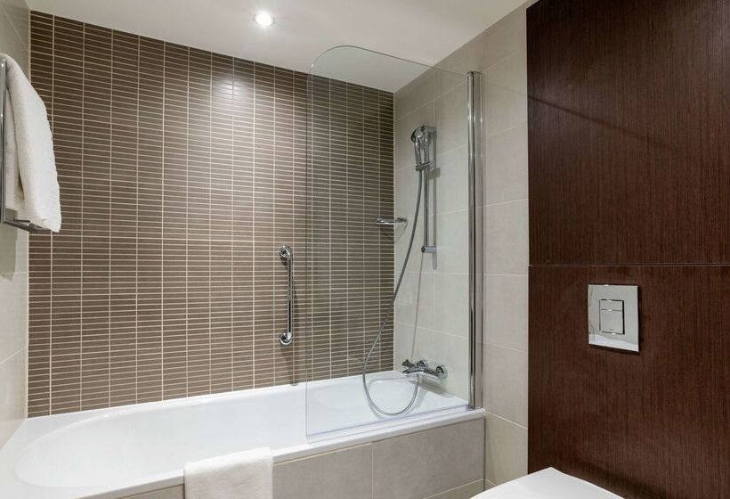 Отель Hilton London Gatwick Airport