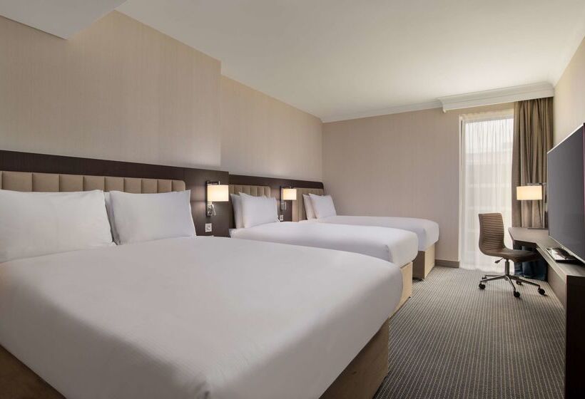Отель Hilton London Gatwick Airport