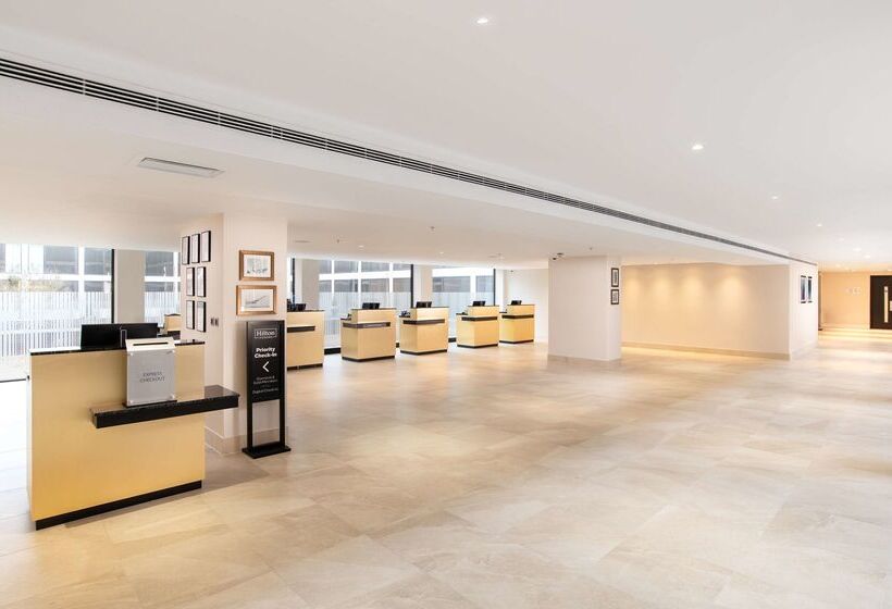 Отель Hilton London Gatwick Airport