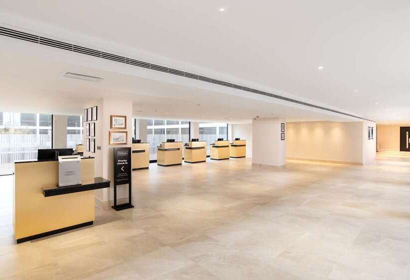 Отель Hilton London Gatwick Airport