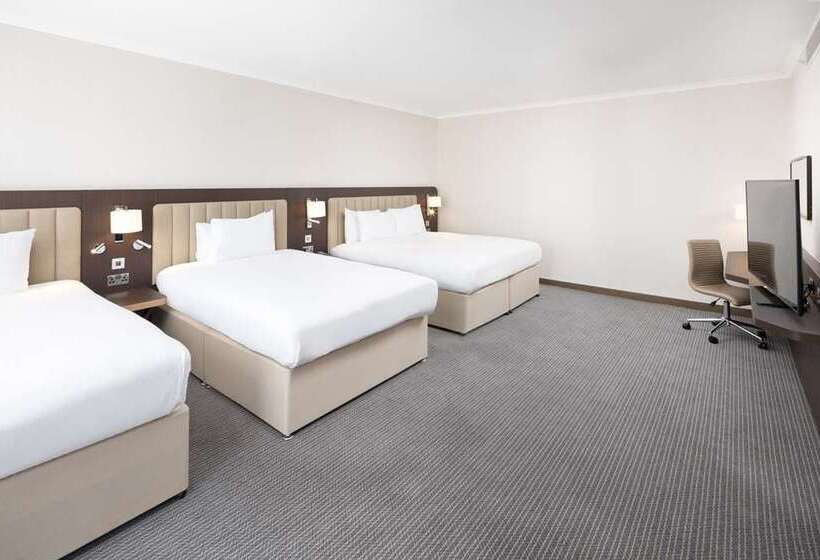 Отель Hilton London Gatwick Airport