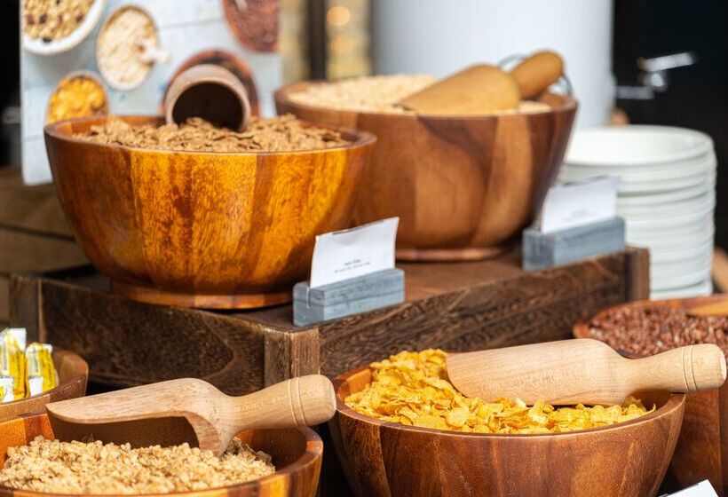 هتل Hilton London Kensington