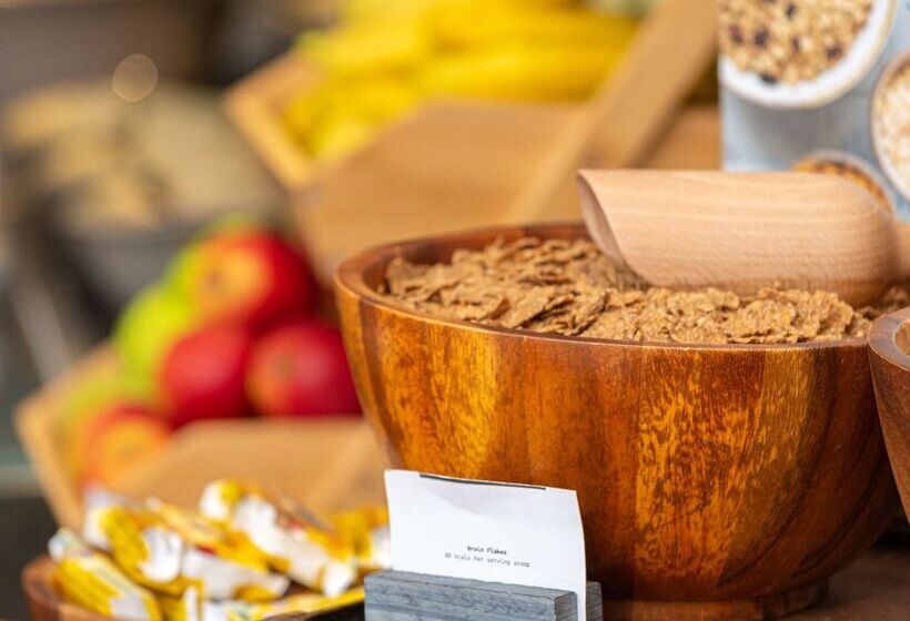 هتل Hilton London Kensington