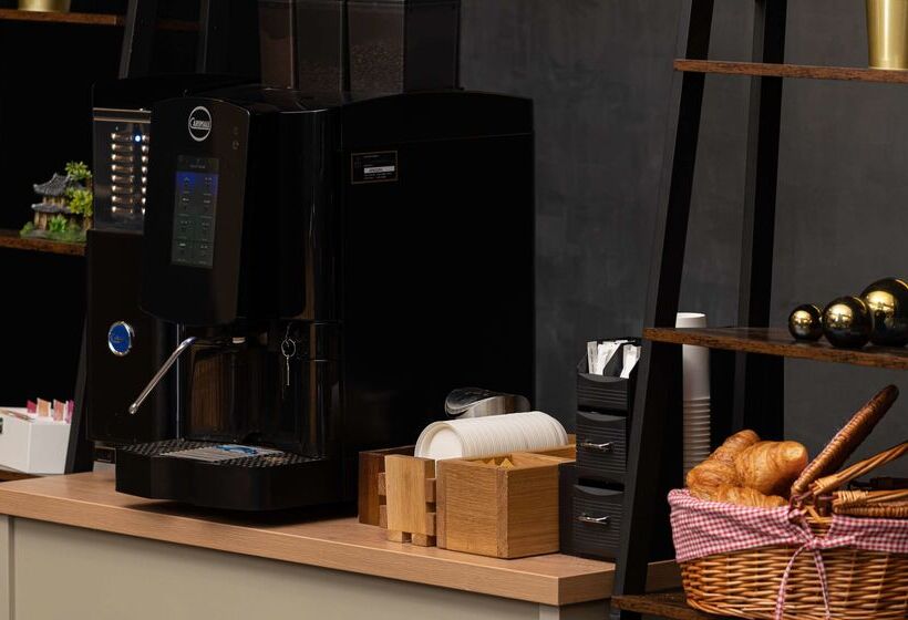 هتل Hilton London Kensington