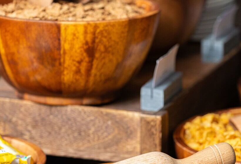 هتل Hilton London Kensington